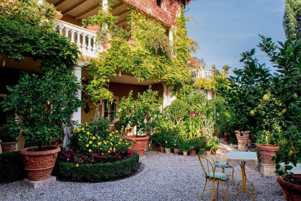 B&B Alla Mezza Luna Lonato Exteriör bild